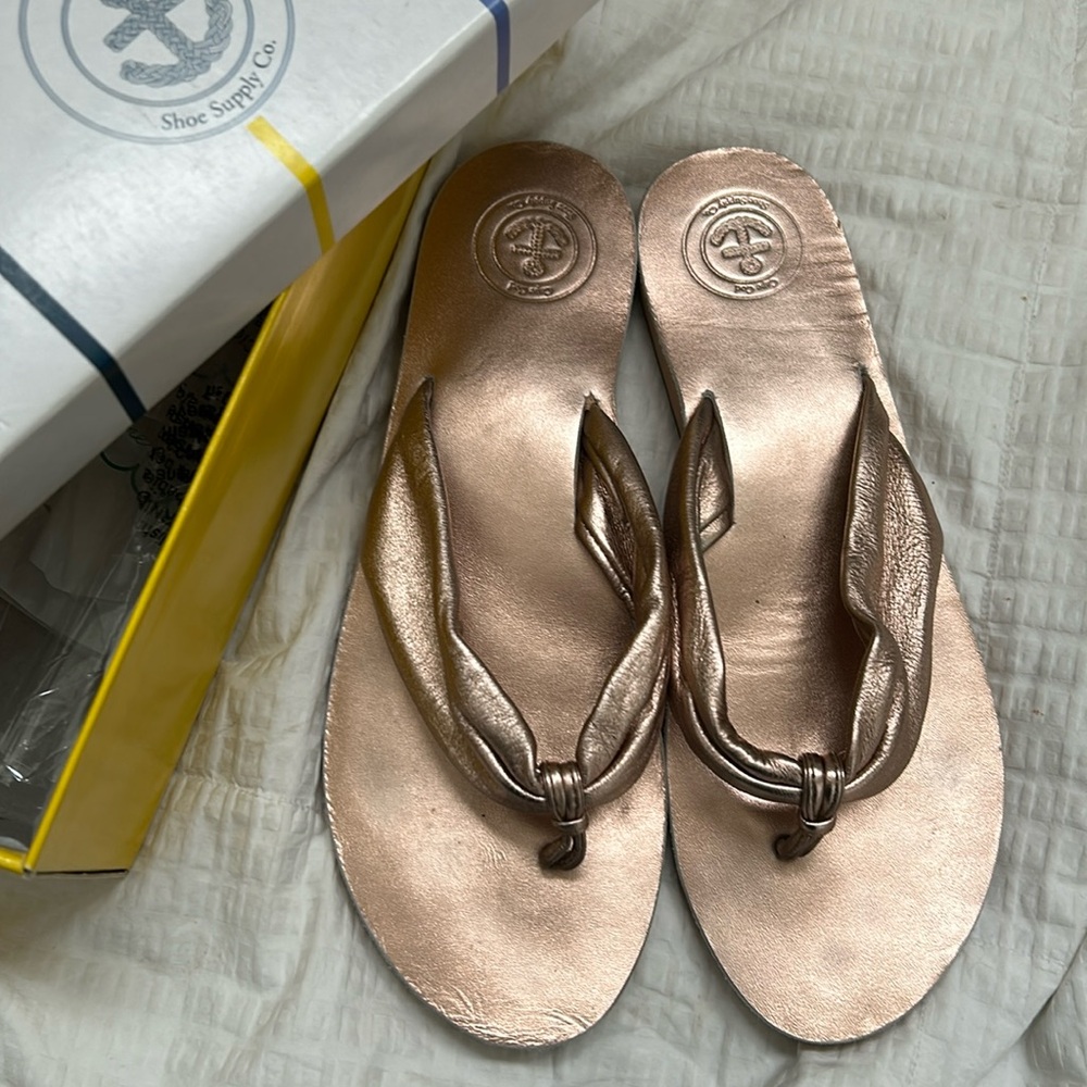 Cape Cod Shoe Supply Co. Amore Rose Gold Sz 8 Sandals Slides